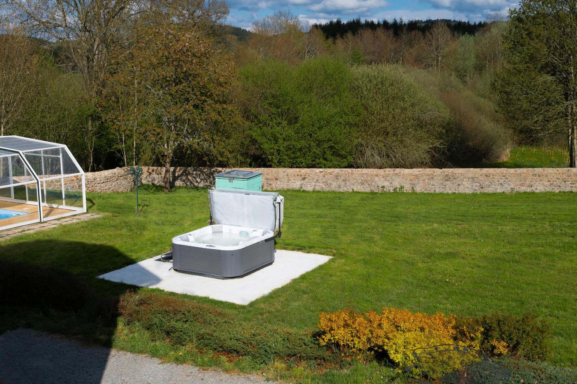 Chateau De Chazelpaud Saint-Bard 外观 照片