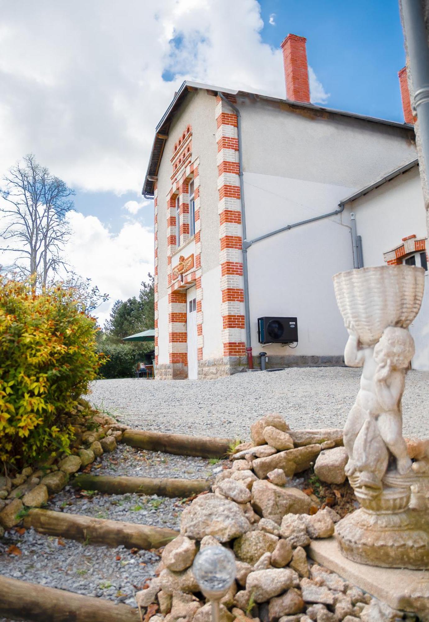 Chateau De Chazelpaud Saint-Bard 外观 照片
